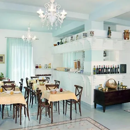 Nefele Hotel