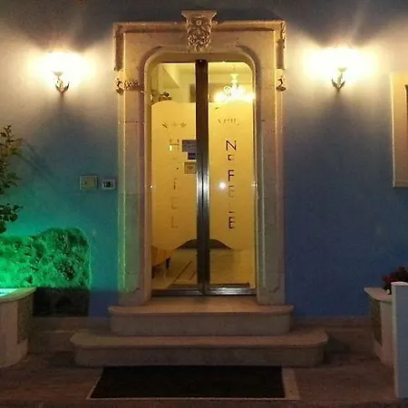 Hotell Nefele Giardini Naxos