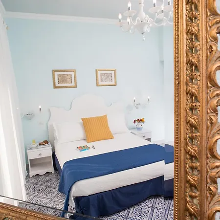 Hotel Nefele Giardini Naxos