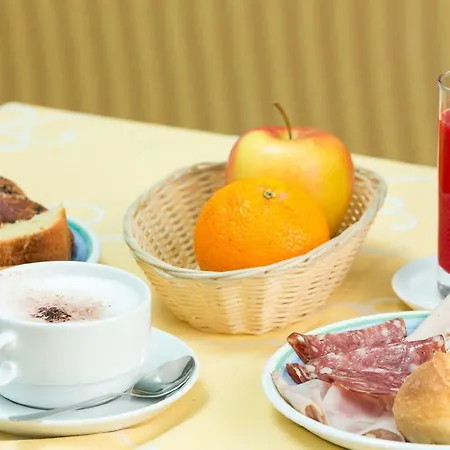Nefele Hotel 3*