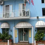 涅斐勒酒店 酒店