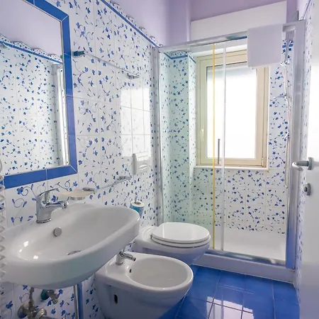Nefele Otel