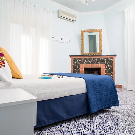 Nefele Hotel 3*